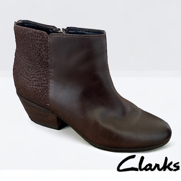 Clarks Artisan Deep Brown Ankle Booties Women’s size 7.5 - Picture 5 of 14